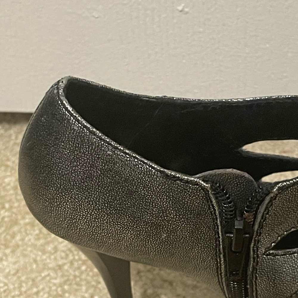 High Heels - Picture 10 of 13